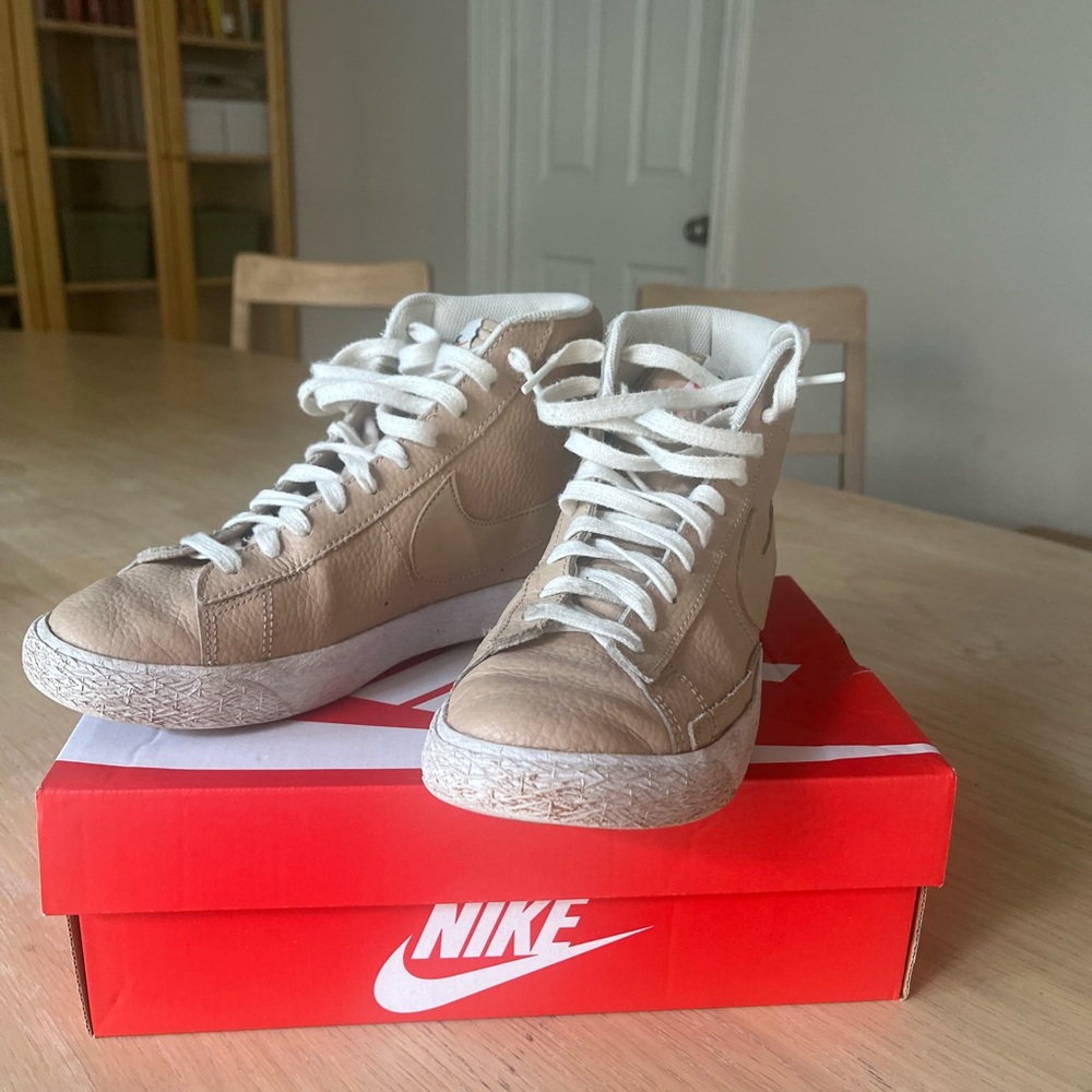Nike Women's High-Top Sneakers Beige and White